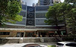 Clemenceau Avenue (D9), Retail #567082831